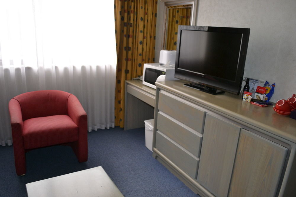 Mid City Motel Warrnambool Bagian luar foto