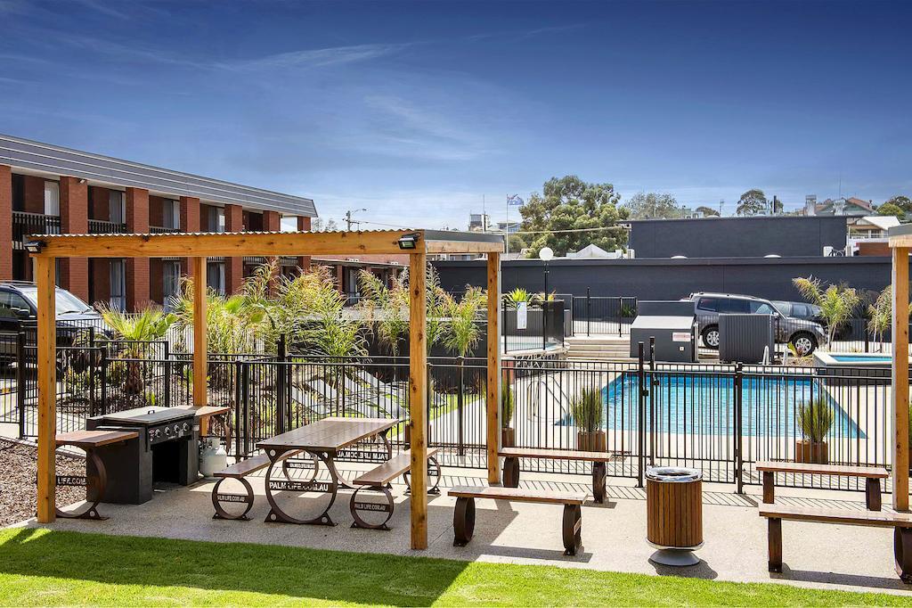Mid City Motel Warrnambool Bagian luar foto