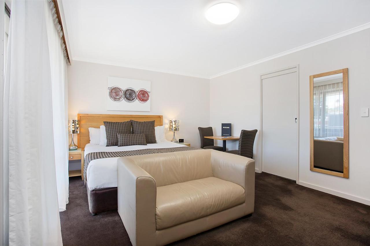 Mid City Motel Warrnambool Bagian luar foto